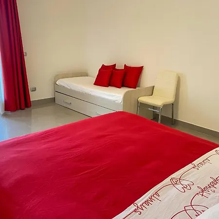 Piccola Orchidea Piccola Orchidea Giardino Ferienwohnung Mit Pool Apartamento *